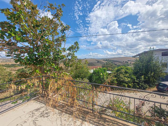 Image No.42-3 Bed House for sale