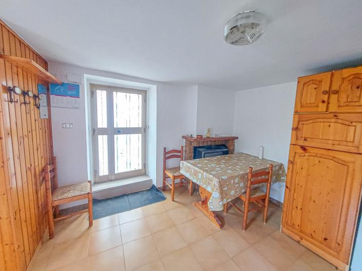 Image No.4-2 Bed Semi-Detached for sale