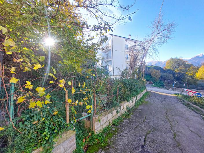 Image No.7-2 Bed Semi-Detached for sale