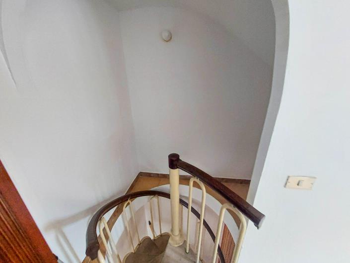 Image No.16-2 Bed Semi-Detached for sale