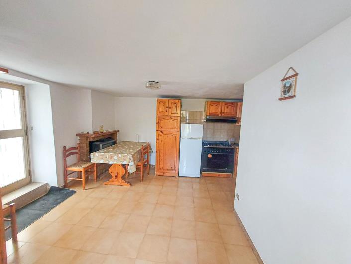 Image No.21-2 Bed Semi-Detached for sale