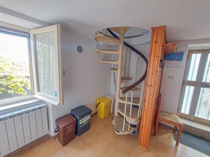 Image No.23-2 Bed Semi-Detached for sale