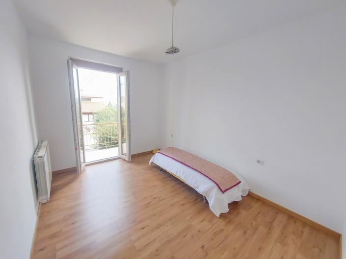 Image No.35-2 Bed Semi-Detached for sale