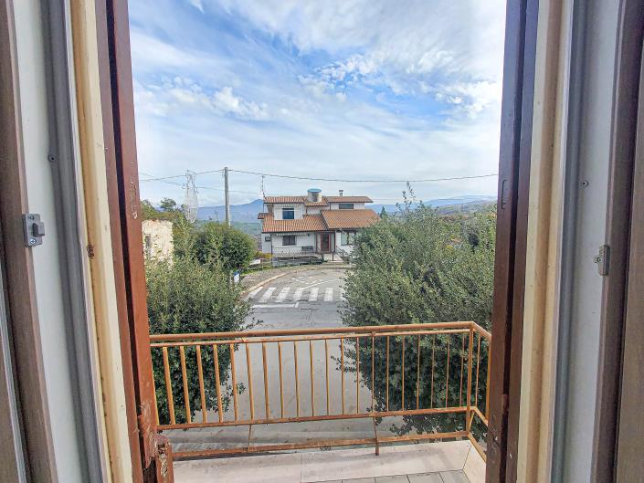 Image No.36-2 Bed Semi-Detached for sale