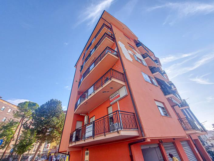 Image No.43-2 Bed Apartment for sale