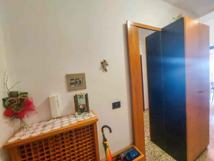 Image No.24-2 Bed Apartment for sale