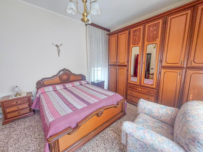 Image No.18-2 Bed Apartment for sale