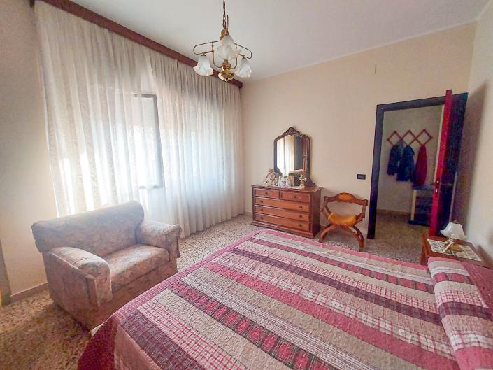 Image No.17-2 Bed Apartment for sale