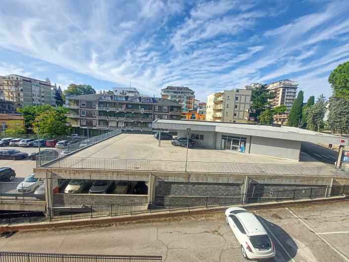 Image No.39-2 Bed Apartment for sale