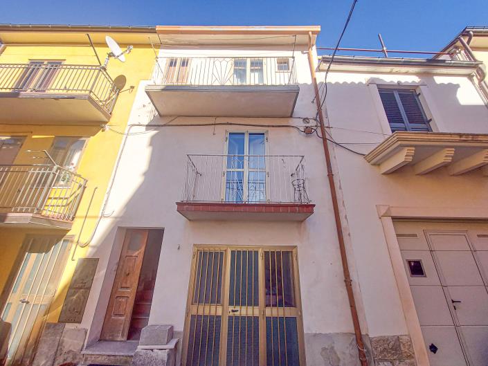 Image No.3-2 Bed Townhouse for sale