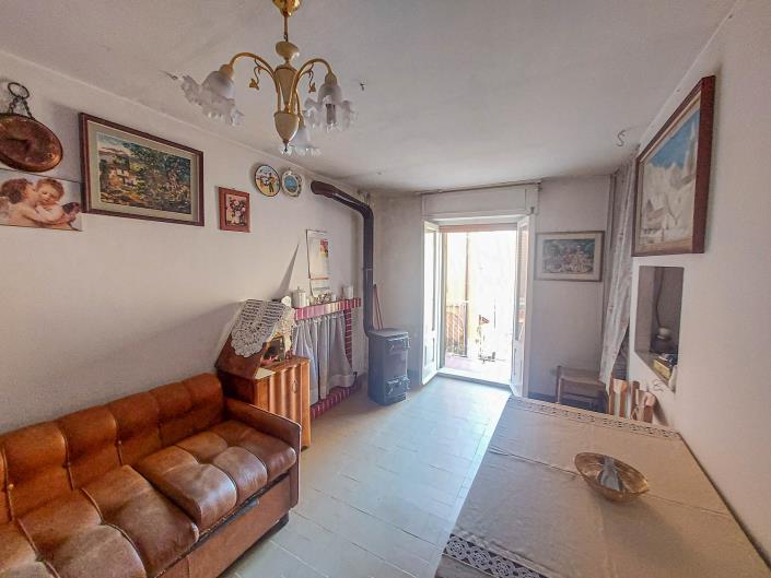 Image No.5-2 Bed Townhouse for sale