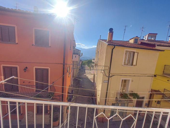 Image No.18-2 Bed Townhouse for sale