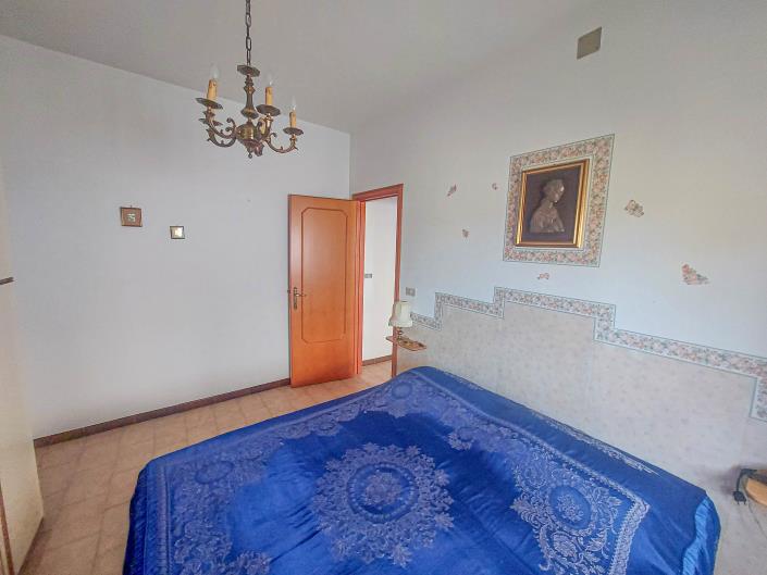 Image No.6-2 Bed Semi-Detached for sale