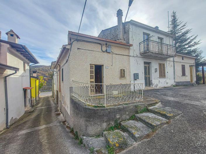 Image No.1-2 Bed Semi-Detached for sale