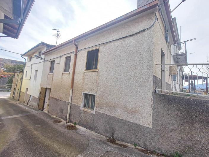 Image No.33-2 Bed Semi-Detached for sale