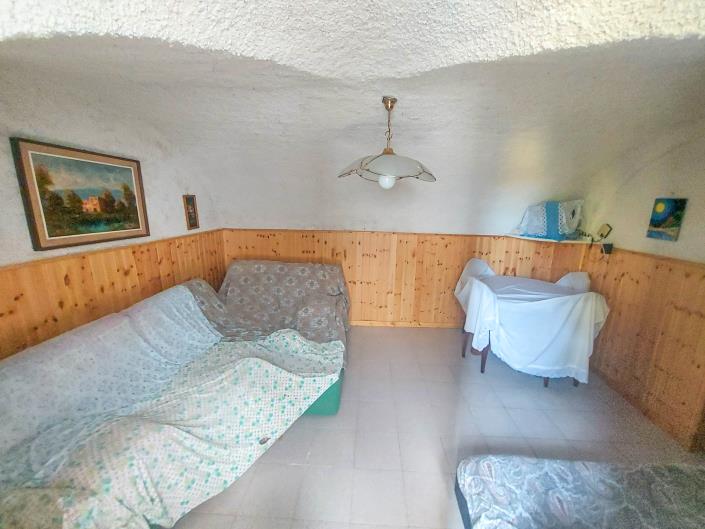 Image No.12-2 Bed Semi-Detached for sale