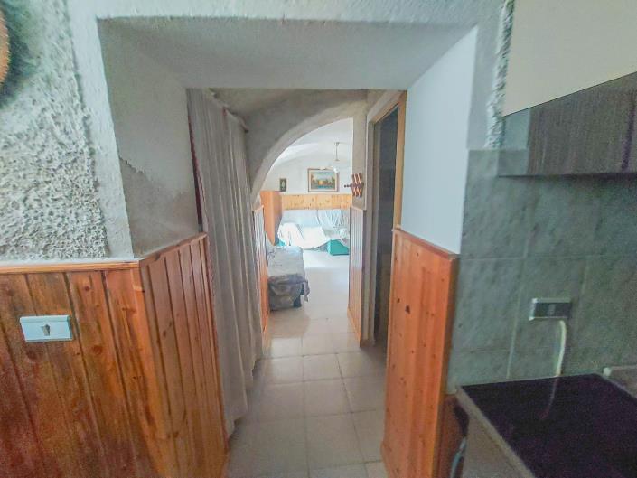 Image No.18-2 Bed Semi-Detached for sale