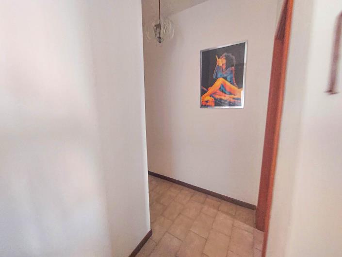 Image No.21-2 Bed Semi-Detached for sale