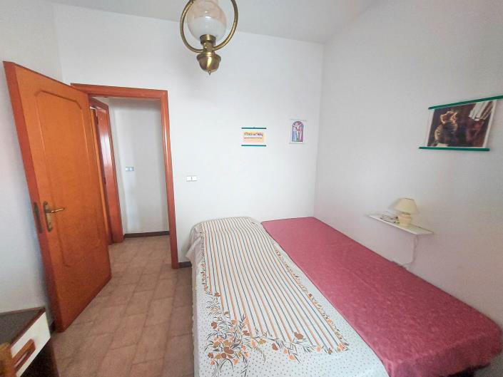 Image No.27-2 Bed Semi-Detached for sale