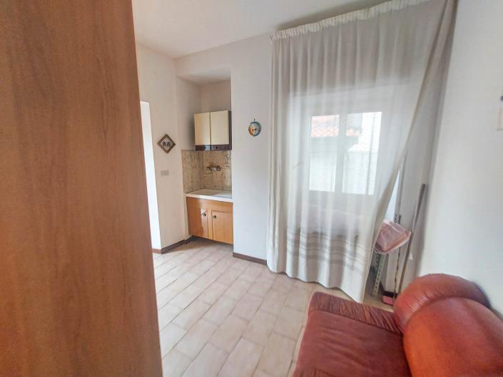 Image No.30-2 Bed Semi-Detached for sale