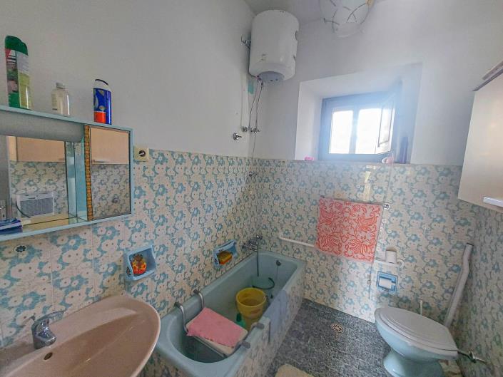 Image No.19-3 Bed Country Property for sale