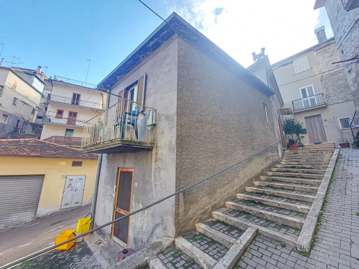 Image No.5-1 Bed Townhouse for sale