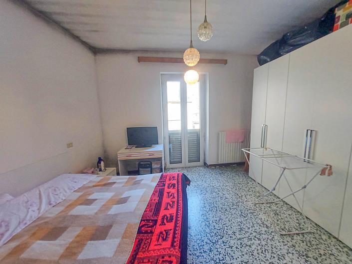 Image No.16-1 Bed Townhouse for sale