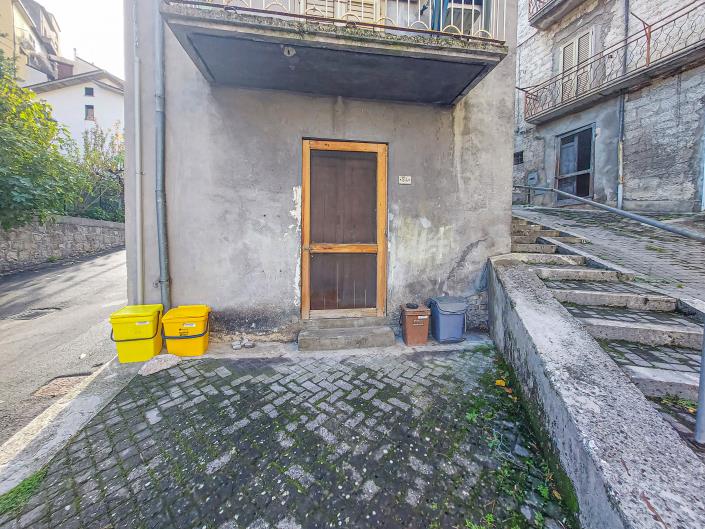 Image No.18-1 Bed Townhouse for sale