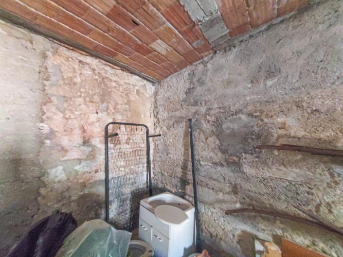 Image No.20-1 Bed Townhouse for sale