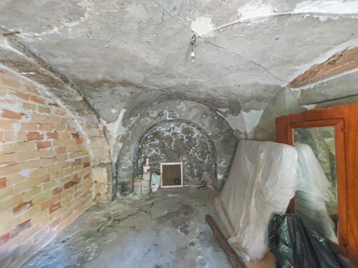 Image No.23-1 Bed Townhouse for sale