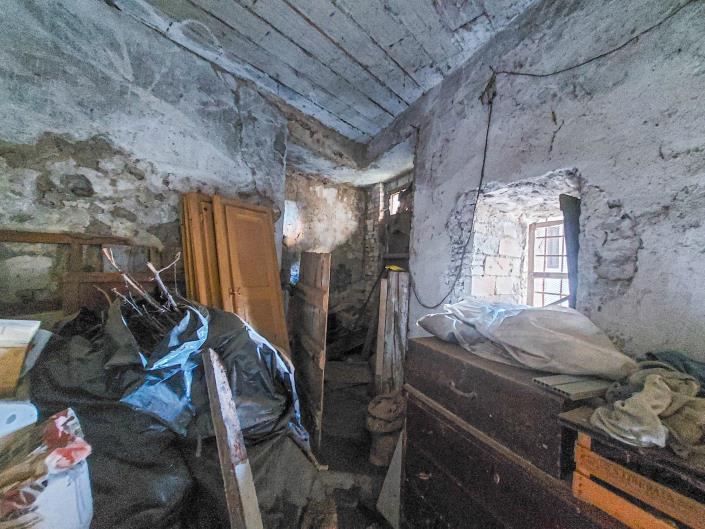 Image No.10-3 Bed Townhouse for sale