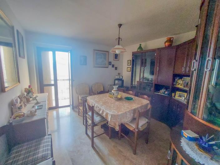 Image No.15-3 Bed Townhouse for sale