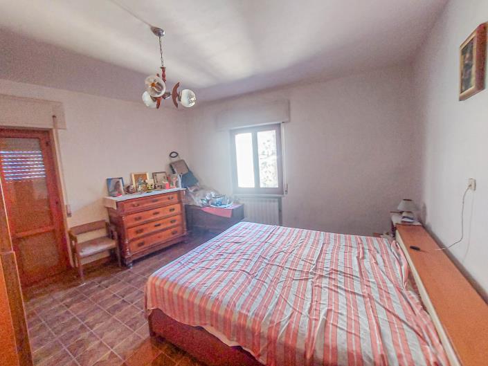 Image No.29-3 Bed Townhouse for sale