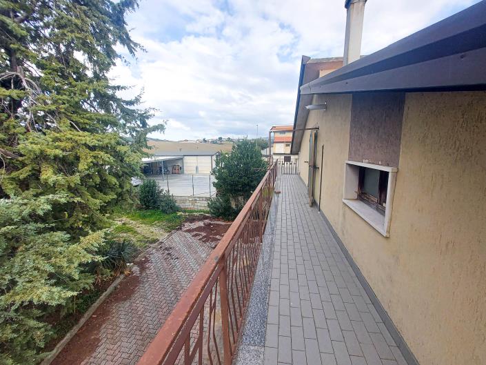 Image No.4-2 Bed Country Property for sale