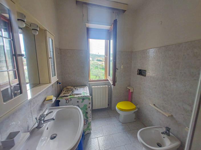 Image No.14-2 Bed Country Property for sale