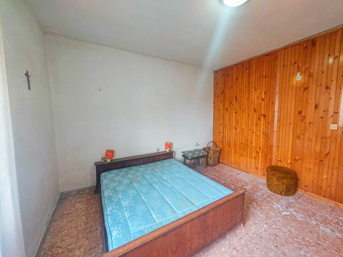 Image No.18-2 Bed Country Property for sale