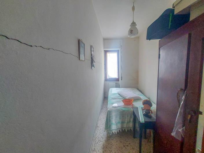 Image No.19-2 Bed Country Property for sale