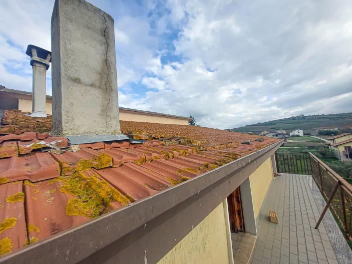 Image No.23-2 Bed Country Property for sale