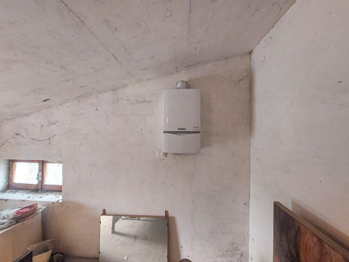 Image No.26-2 Bed Country Property for sale