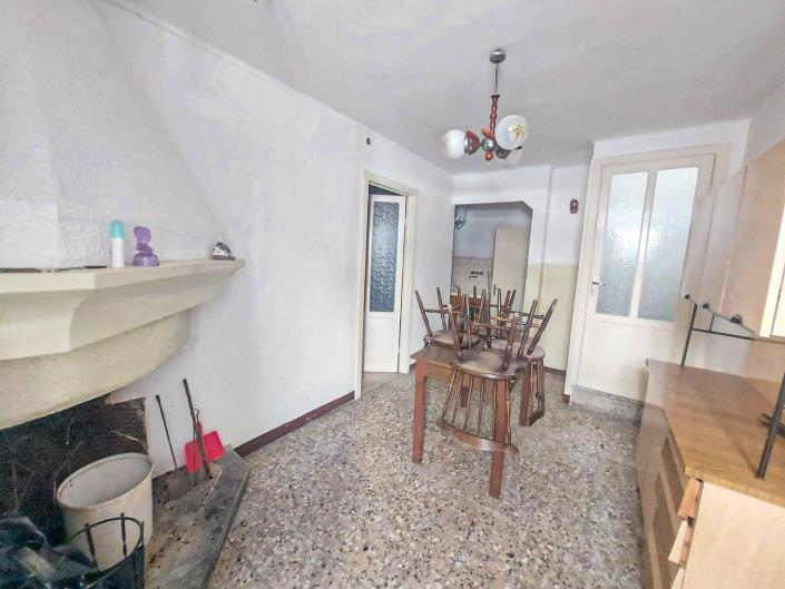 Image No.2-2 Bed Townhouse for sale