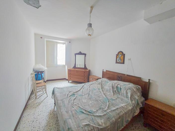 Image No.19-2 Bed Townhouse for sale