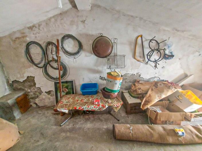 Image No.20-2 Bed Townhouse for sale