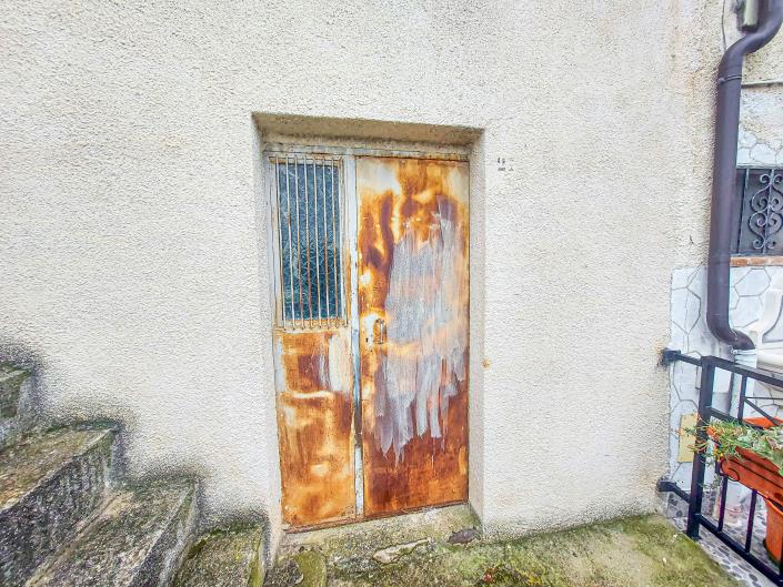 Image No.36-2 Bed Townhouse for sale