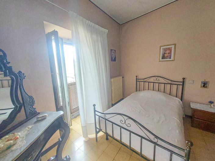 Image No.3-5 Bed Townhouse for sale