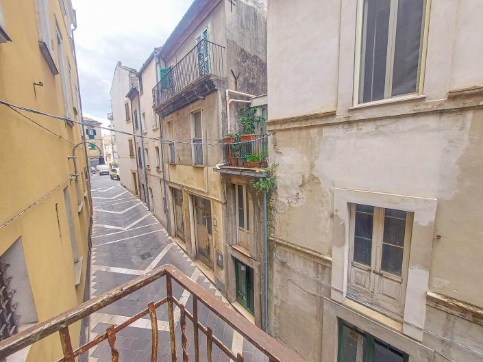 Image No.32-5 Bed Townhouse for sale