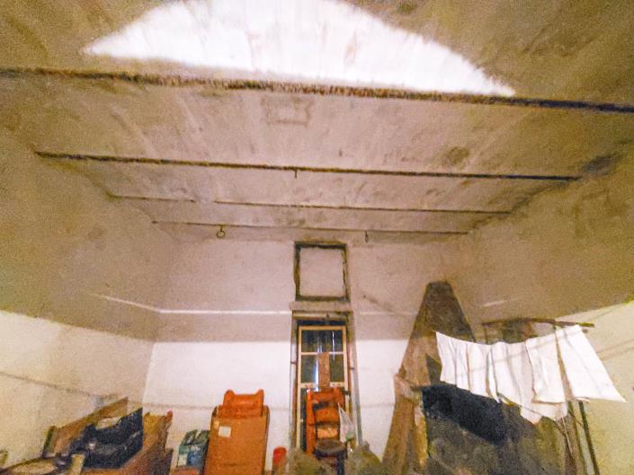 Image No.44-5 Bed Townhouse for sale