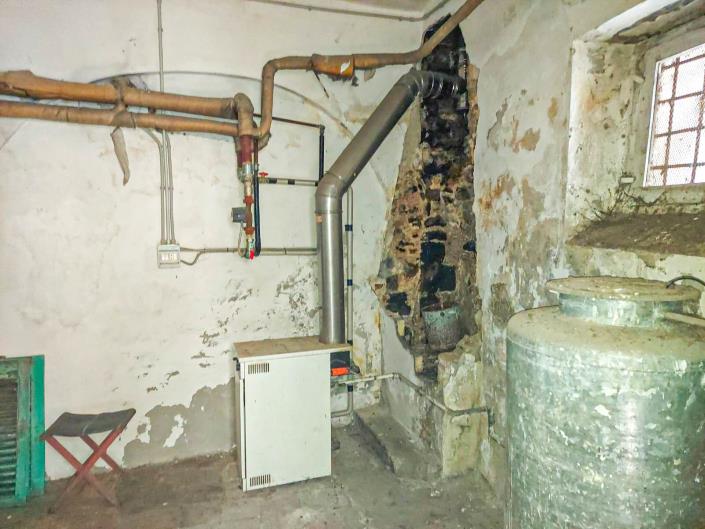 Image No.50-5 Bed Townhouse for sale