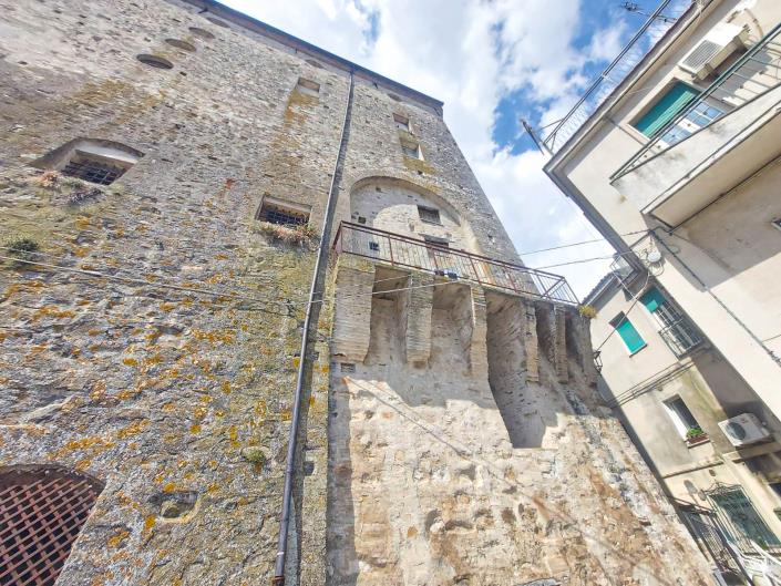 Image No.57-5 Bed Townhouse for sale