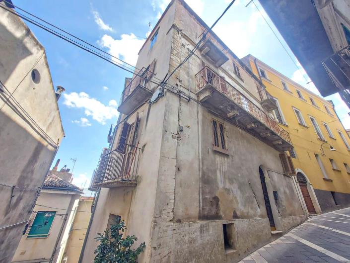 Image No.59-5 Bed Townhouse for sale