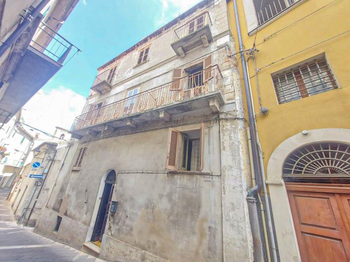 Image No.60-5 Bed Townhouse for sale